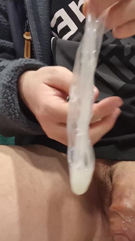 Cumshot volledig condoom sperma selfie