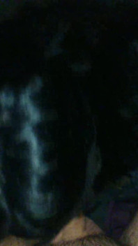 Sexy holka dává nedbalé kouření ve stylu POV