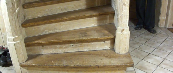 Asian Pussy Vision: Red ass - spanking home on the stairs