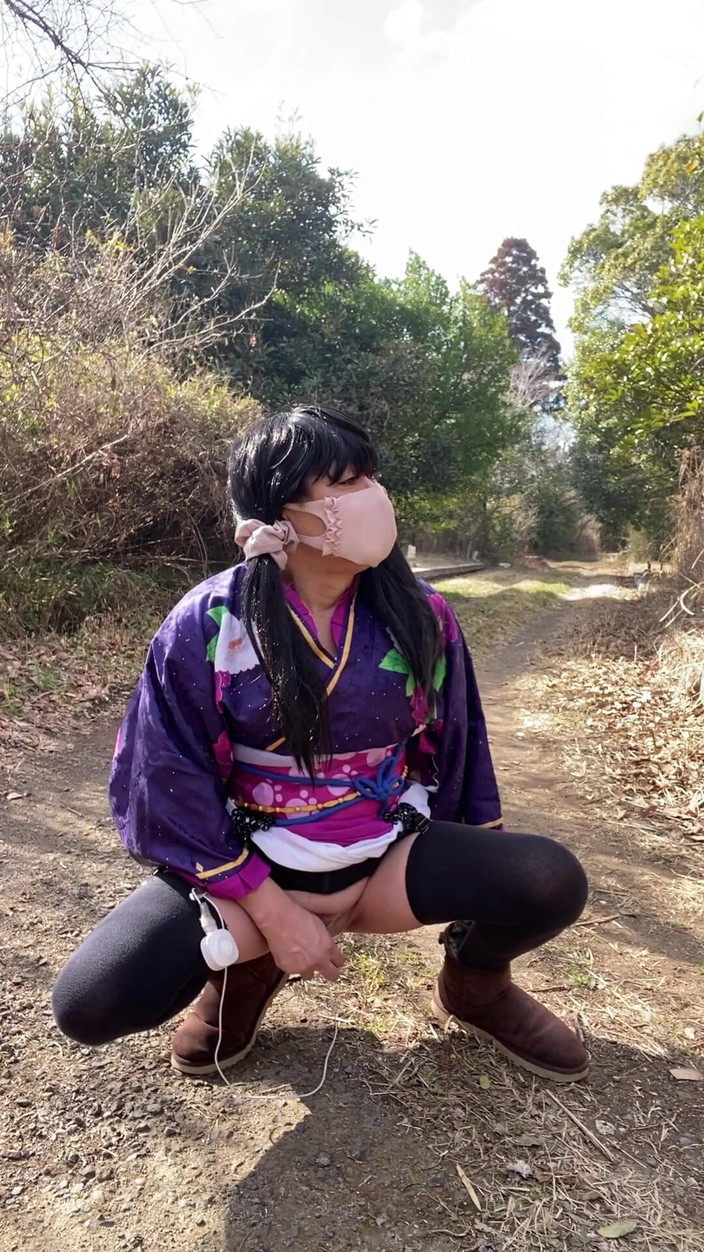 megu2002: No.112 de Phantom Kimono schoonheid Verschijnend in het winterse platteland,...