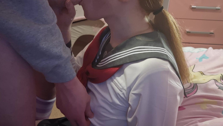 PrincessKitti3: Fare un pompino deepthroat ad un enorme cazzo di ragazza...