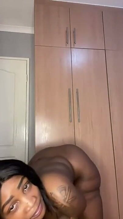 Legendary Booty Overdose: BBW Sripteasing &amp; Squirting