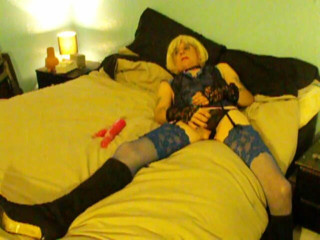 Boys2Girls: Amy new toy