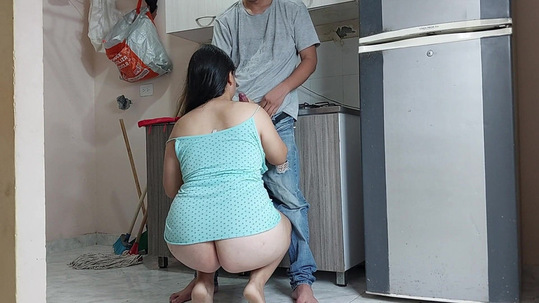 Apu: मैं अपनी सौतेली बहन की चूत में अपनी उंगलियां और अपनी लंगड़ा चिपकाता हूं