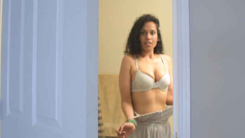 Sexy Lily: Возбужденная индийская мачеха трахает возбужденного пасынка