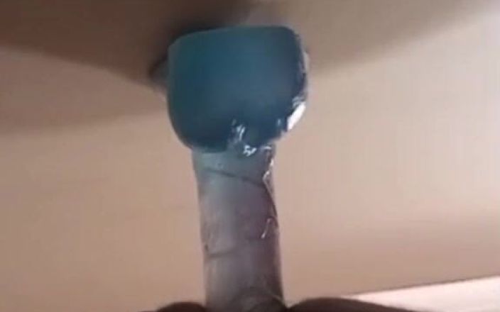 Rex Bitchington Blade: Pantat bahenol cewek ini dientot pakai dildo ukuran XL