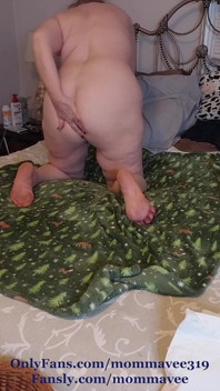 Schau zu, wie ich mich mit meinem großen dildo in den arsch ficke!