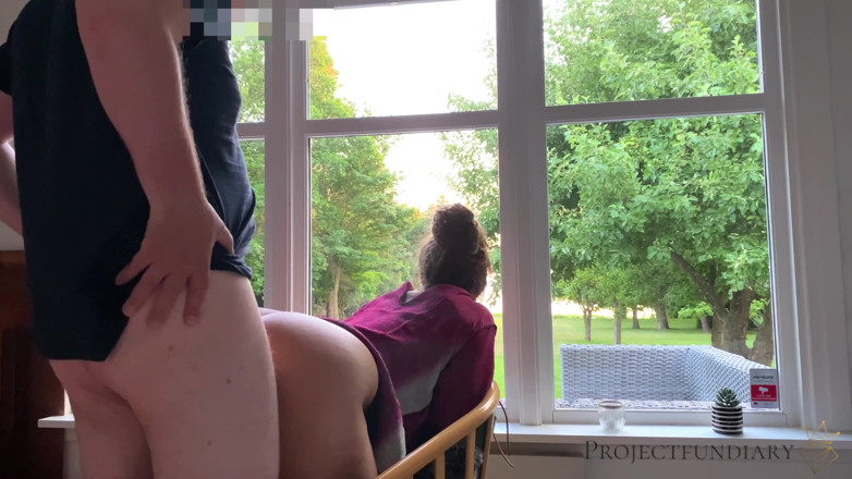 Projectsexdiary: Sesso rilassato alla finestra usando una figa pelosa