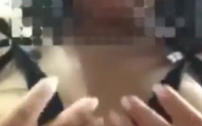 Sofixxx: Minha madura aceita uma videochamada comigo e me diz que é...