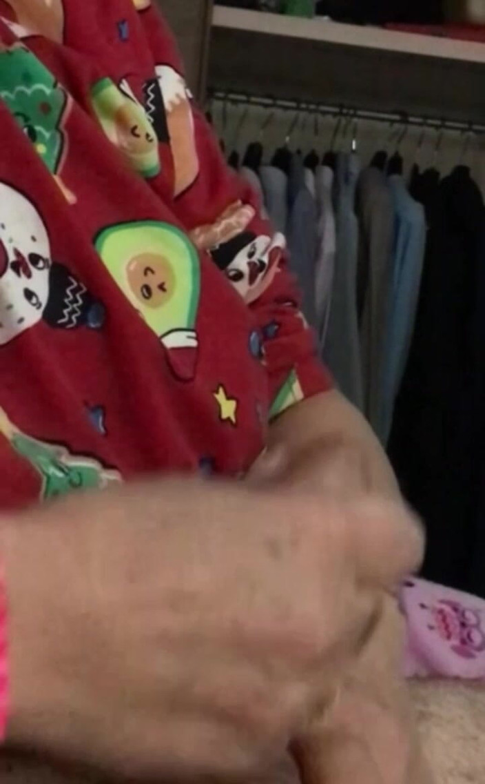 Lucky70: आराम से हैण्डजॉब