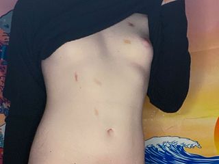 Its Valereieie: Une adolescente trans se casse dans son fucktoy Tenga