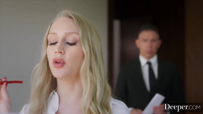 Deeper: Deeper Emma e Lily fazem um power play para um...