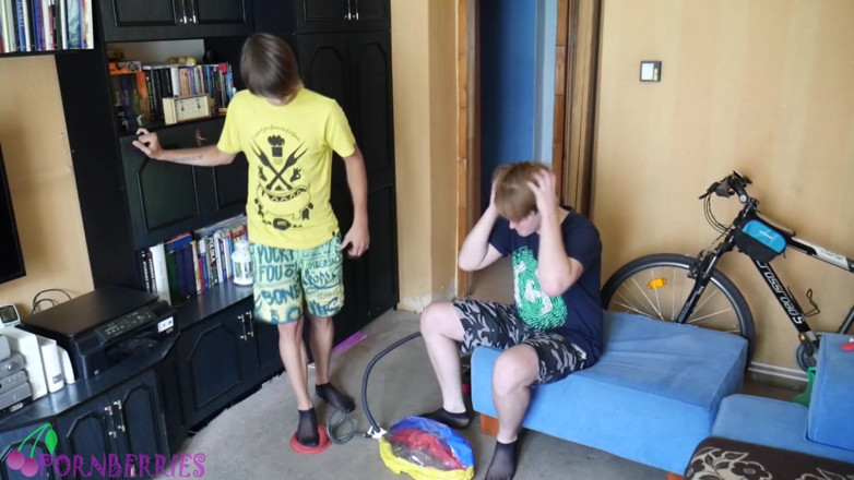 Ethan Alex: ถุงน่องสีดำบาง ๆ พ่นลูกโป่ง + เท้าเย็ดควย