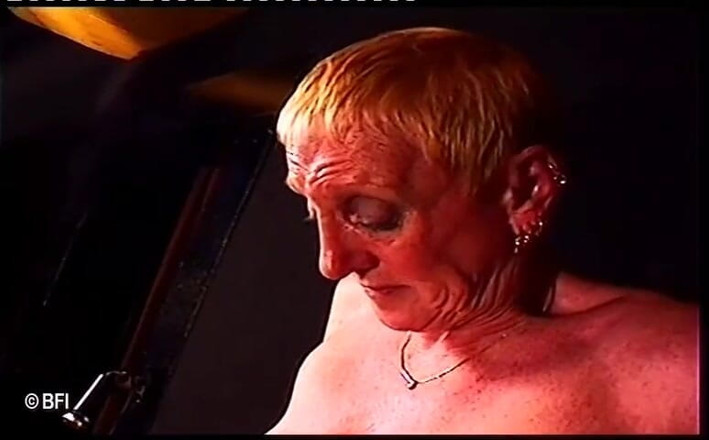 House of lords and mistresses in the spanking zone: Mega chin cu clitoris cu blondă săracă și bunicuță tatuată