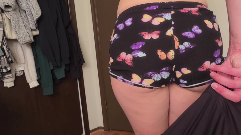 Mimiandevan: Amerikanisches College-mädchen Gibt Handjob Während Lapdance