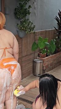 Bbw Latina je promočená mokrá kundička a čůrání
