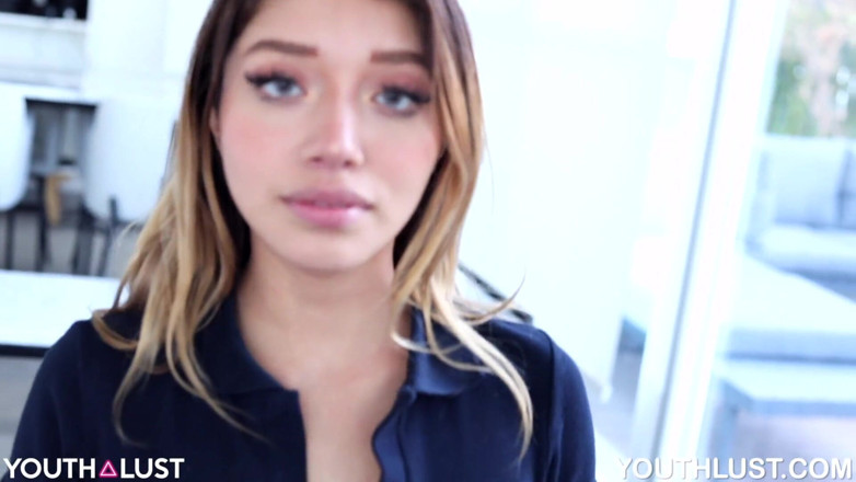 Youth Lust: Kelly lief poesje