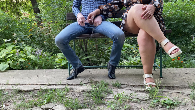 OurFetishLife: Macecha, prosím, nech mě pro tebe čůrat