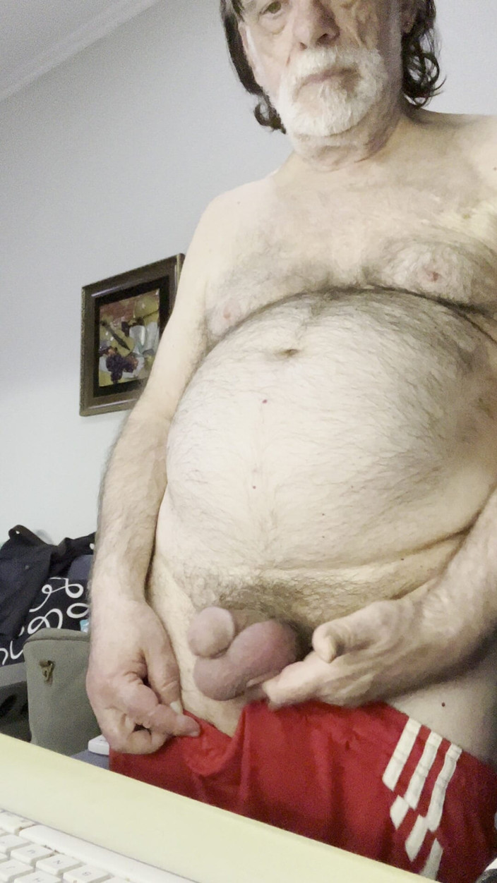 Coach Karl dude lodge: 2025-12-08 Flashing Gym Shorts