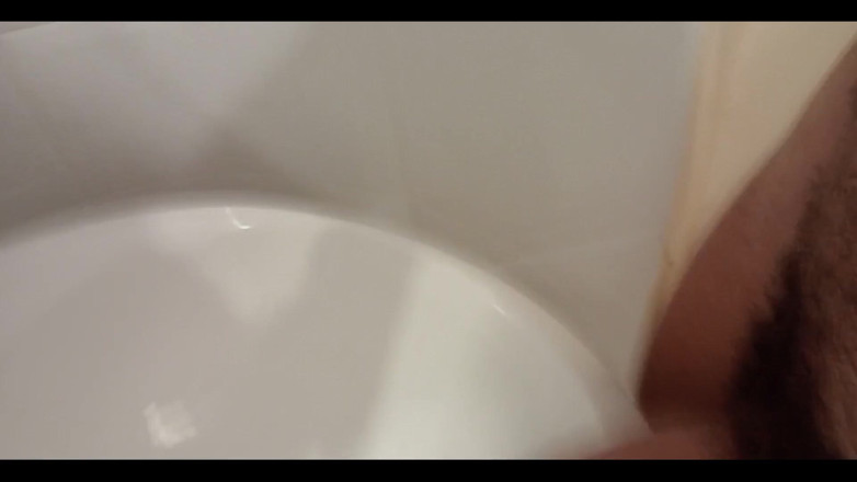 Alexxxl.net: Relieving Yourself at the Sink, Always Good