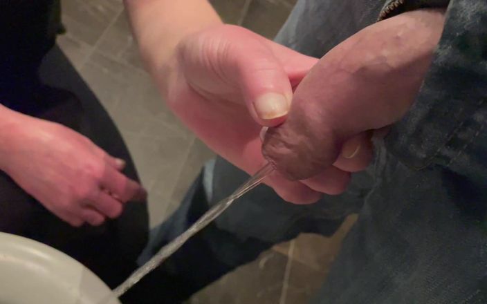 Aqua Pola: Je garde sa bite quand il fait pipi et se...