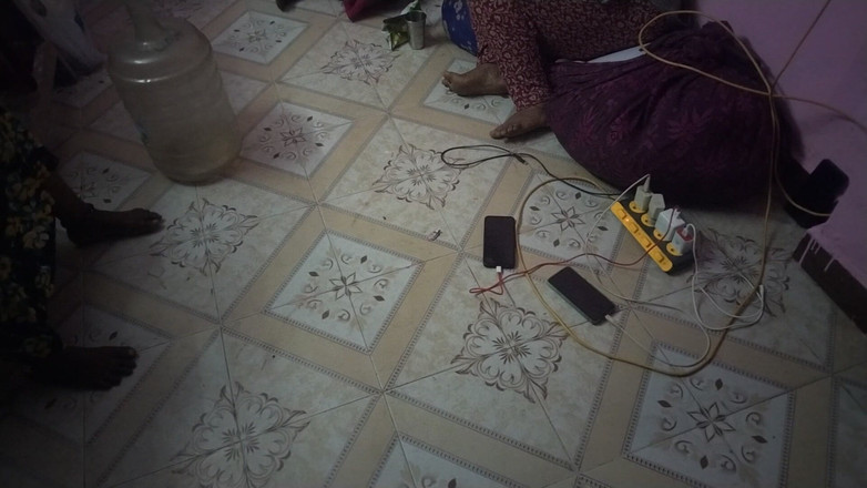 Tamil lesbian: Tamil Desi Dirty Talk w domu