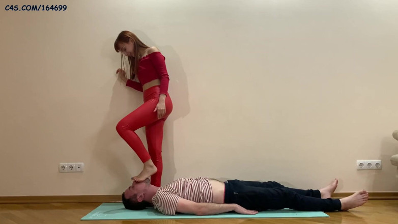 Petite Princesses Femdom: Bratty teen mistress in leather leggings - fullweight head trampling, deep...