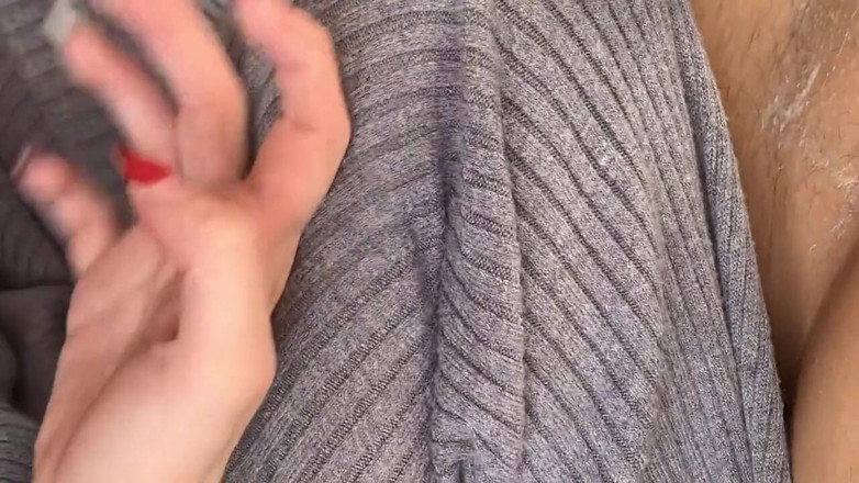 BackInAFlash: Video completo - chica se afeita la polla de un amigo