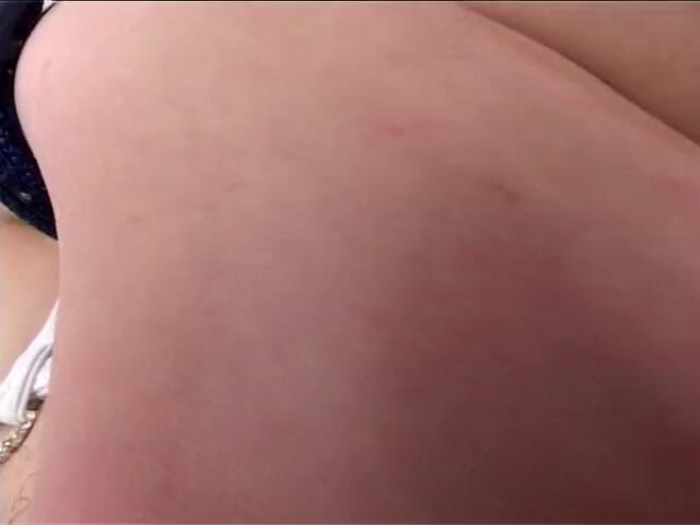 XTime Solo: Masturbation en gros plan d'une salope amateur rousse