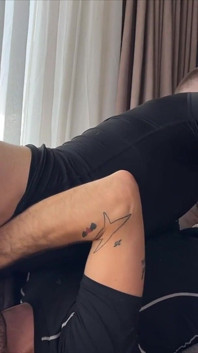 Harry Jen en gran carga después de un anal profundo y chupar el culo de la parte superior en una transmisión en línea