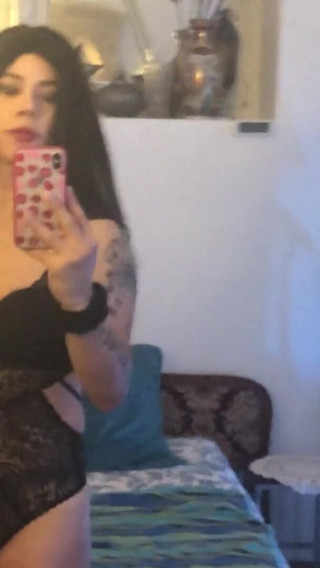 Tgirl Yaritza Vega: Elettronica