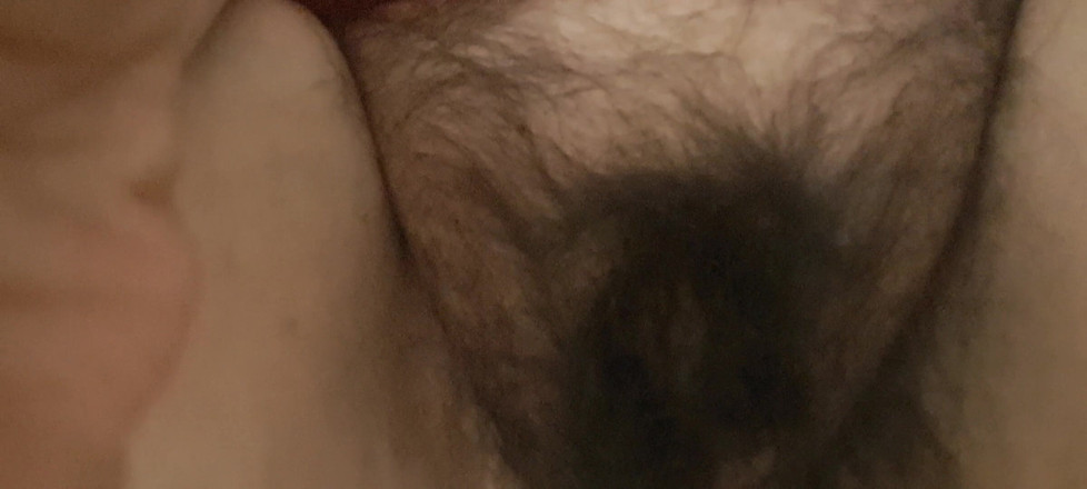 Mommy big hairy pussy: Seducerea în jartieră și arătarea păsăricii mature