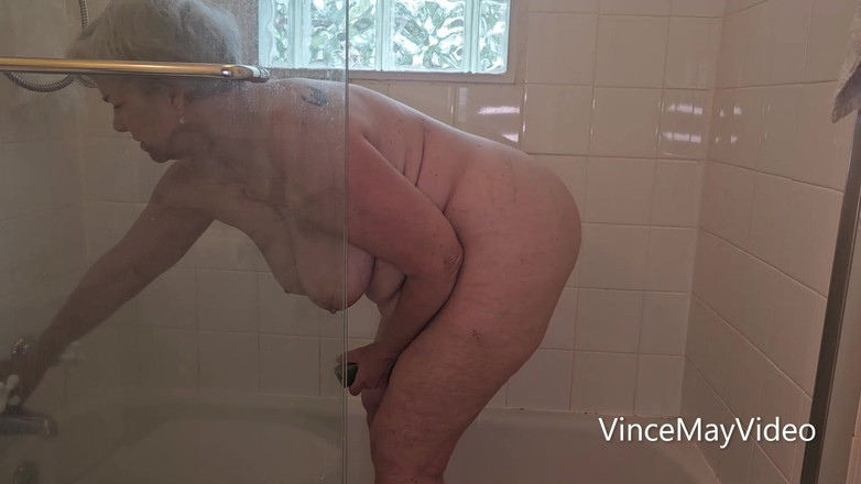 VinceMayVideo: Час душу з улюбленою гілфою кралі з блідою дупою кожного