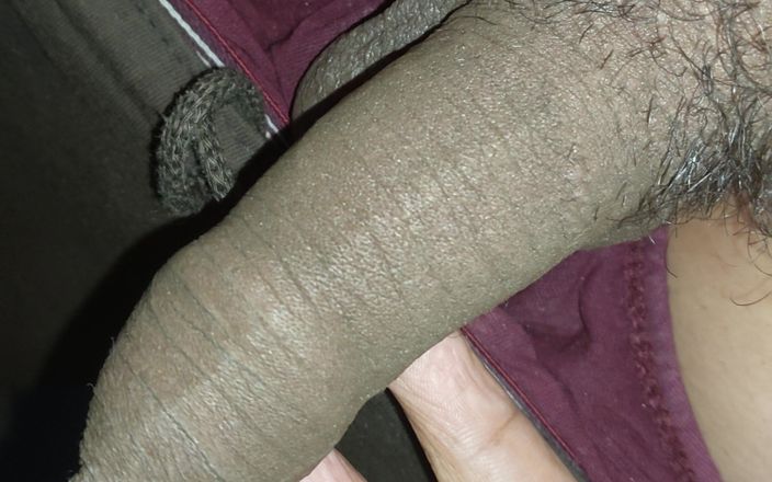 Bigcocka: Kontol hitam besar India desi mulai kencing di webcam