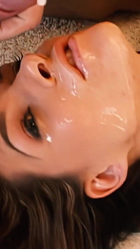 Crissy Cums Is Moist