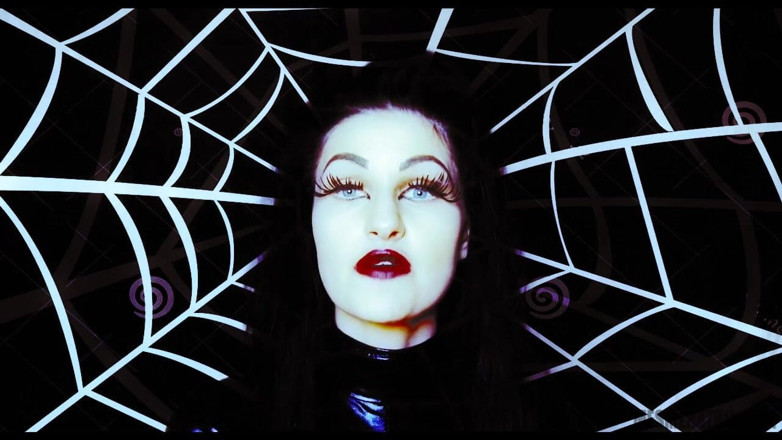 Lady Mesmeratrix Official: 被我的cobweb抓住了...
