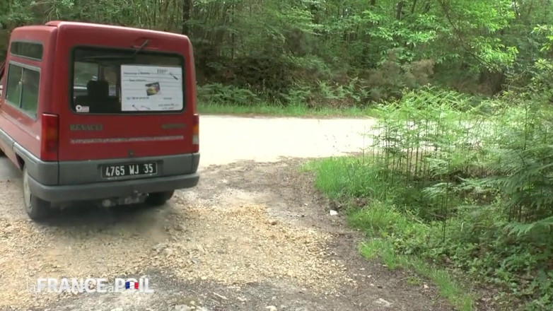 Rue Chaude: Big boos milf anal zerżnięta na drodze przez mechanika