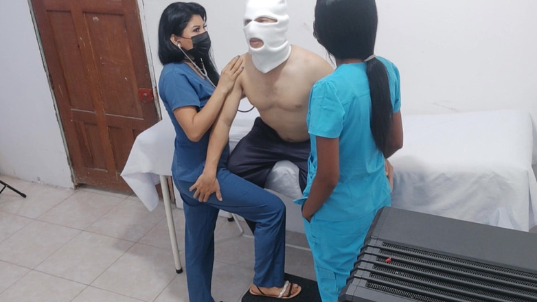 NEGRITA SEXY: Porno cu asistentă!! Ei seduc un pacient să se fută în...