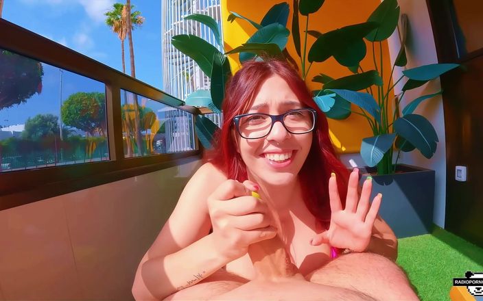Radio Porno Panda: Obciąganie w nadziei, że sąsiedzi zobaczą na mnie