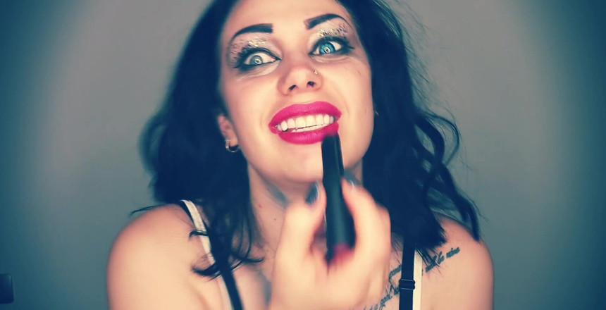 Goddess Misha Goldy: Moje nečistá rtěnka pro nás oba!