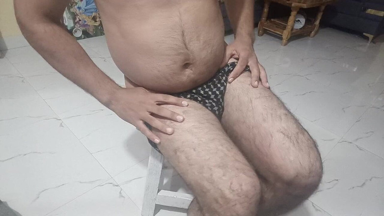 LovedSunsine1990: Mi sono tolto tutti i vestiti e massaggiato energicamente la...