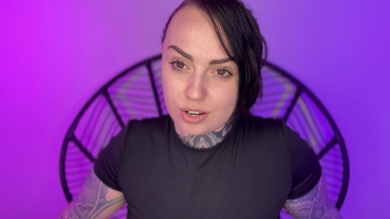 Miss Valentina: Umiliazione della gigantessa