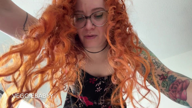 Veggiebabyy: Futa vult je poesje met een pik en een vibrator...