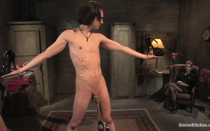 Divine Bitches by Kink: Training van een houseboy: aflevering 4 "objectify"