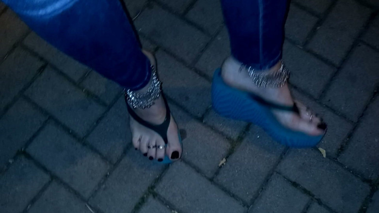 Heelex: Voetenliefhebber in sexy platformteenslippers