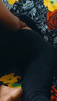 Dlaczego pieprzyłem 18-letnią dziewczynę? Desi sex wideo