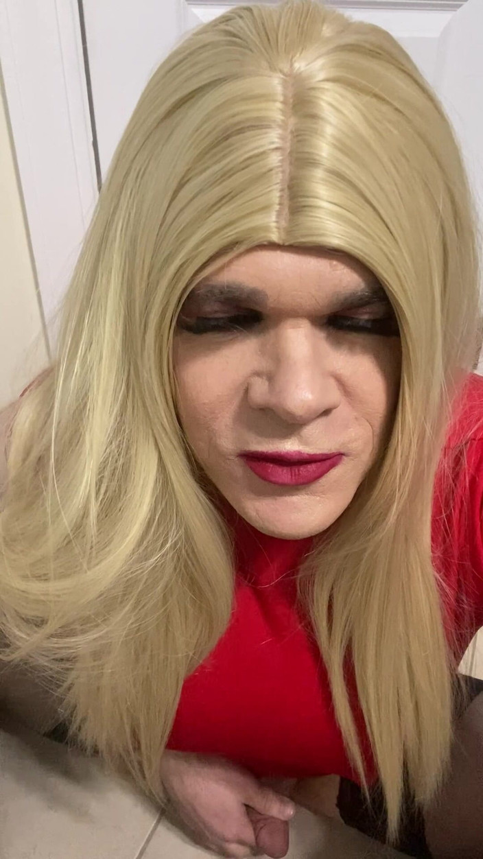 MadisonCD2025: Seksgedreven geile travestiet praat vies en laat vriend haar vertellen...