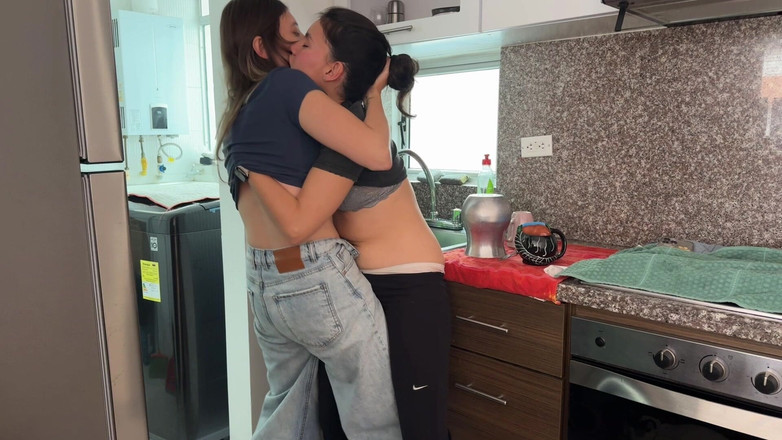 scarlettandc: Compilazione lesbica