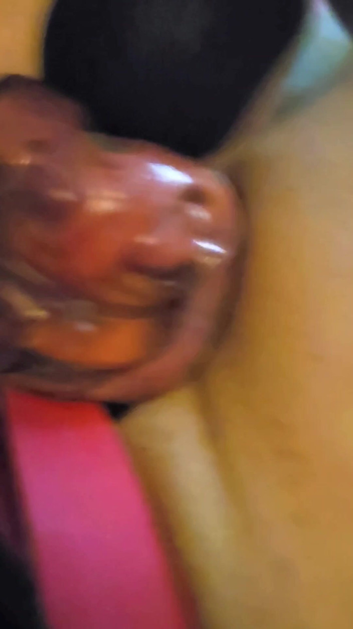 Kween sissy: Necken mit seinem schwanz, während er eingesperrt ist