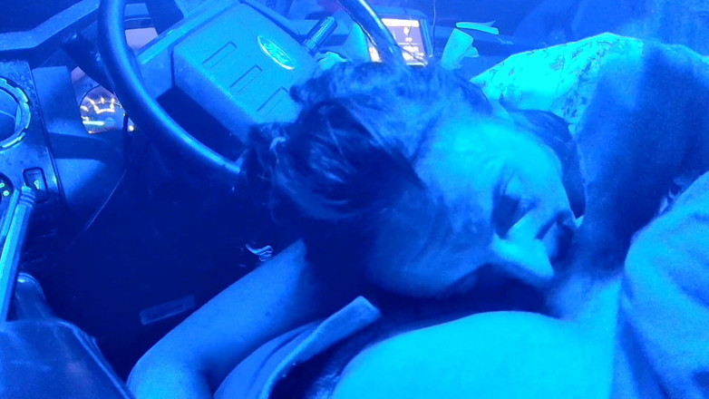 VinnyMacNDelilah: ดูดควยในรถกระบะของฉัน แตกคาปาก